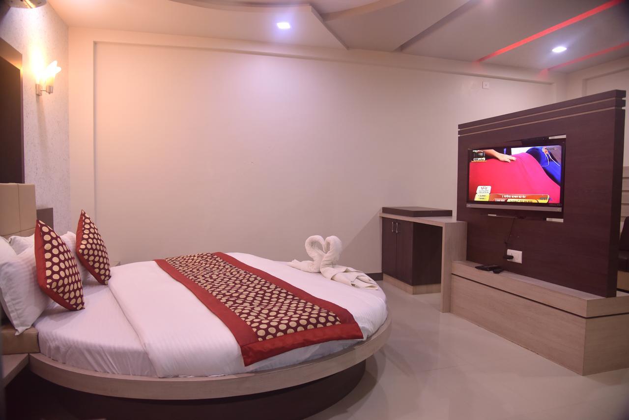 Hotel Sun Plaza Somnath Exterior photo